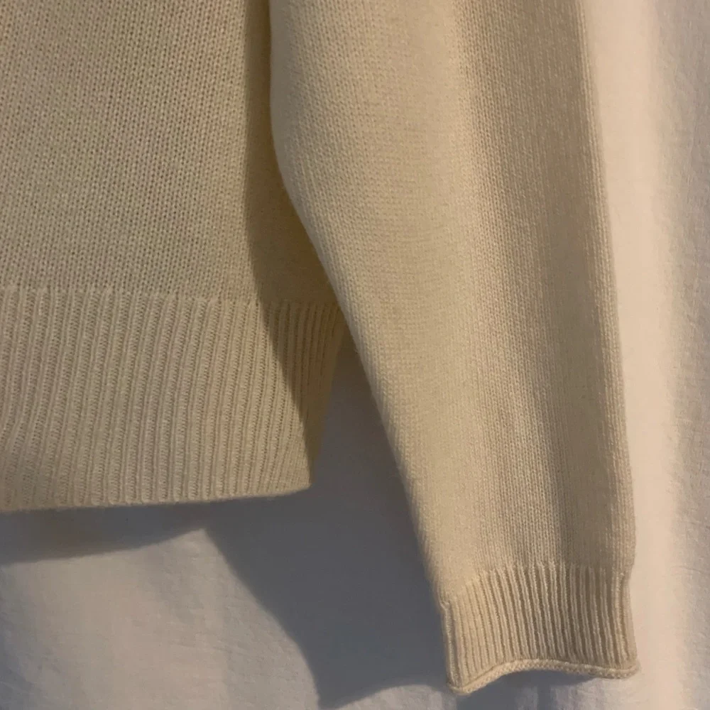 Theory 100% cashmere sweater with lace up neckline - Picture 5 of 7